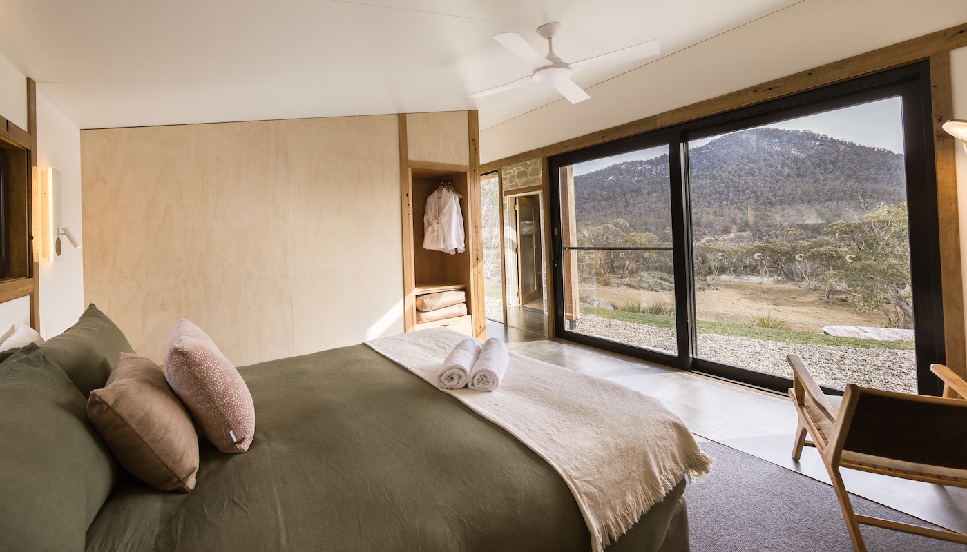 Romantic couples retreat with views of Crackenback Peak in the Snowy Mountains