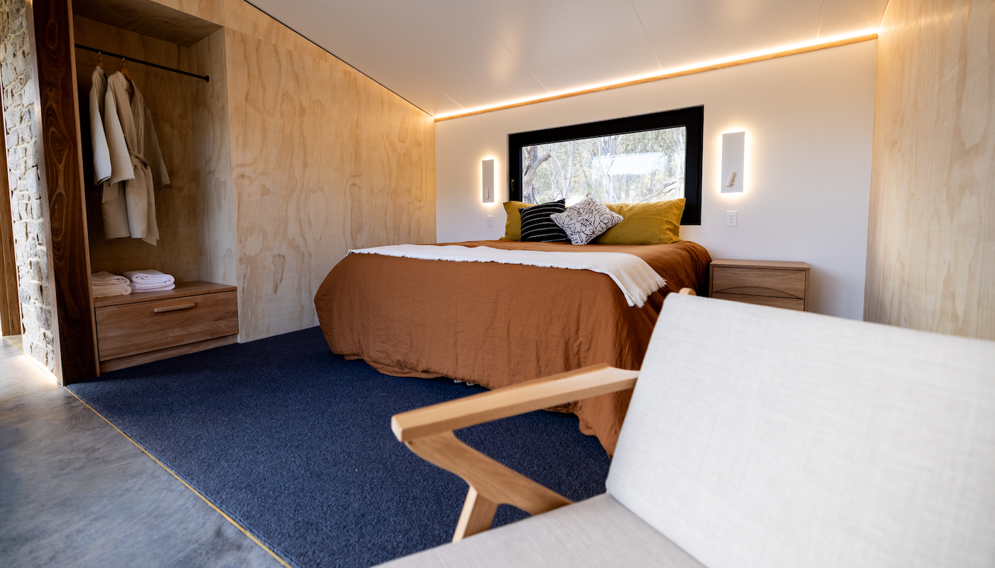 Luxurious kind bed in a Snowy Mountains couples retreat